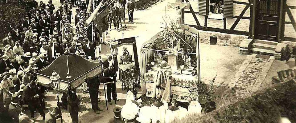 Fronleichnamsprozession 1930 auf der Dürener Straße.
